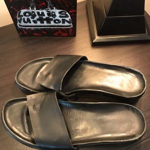 Donald Pliner Black Leather Fifi - Size 10